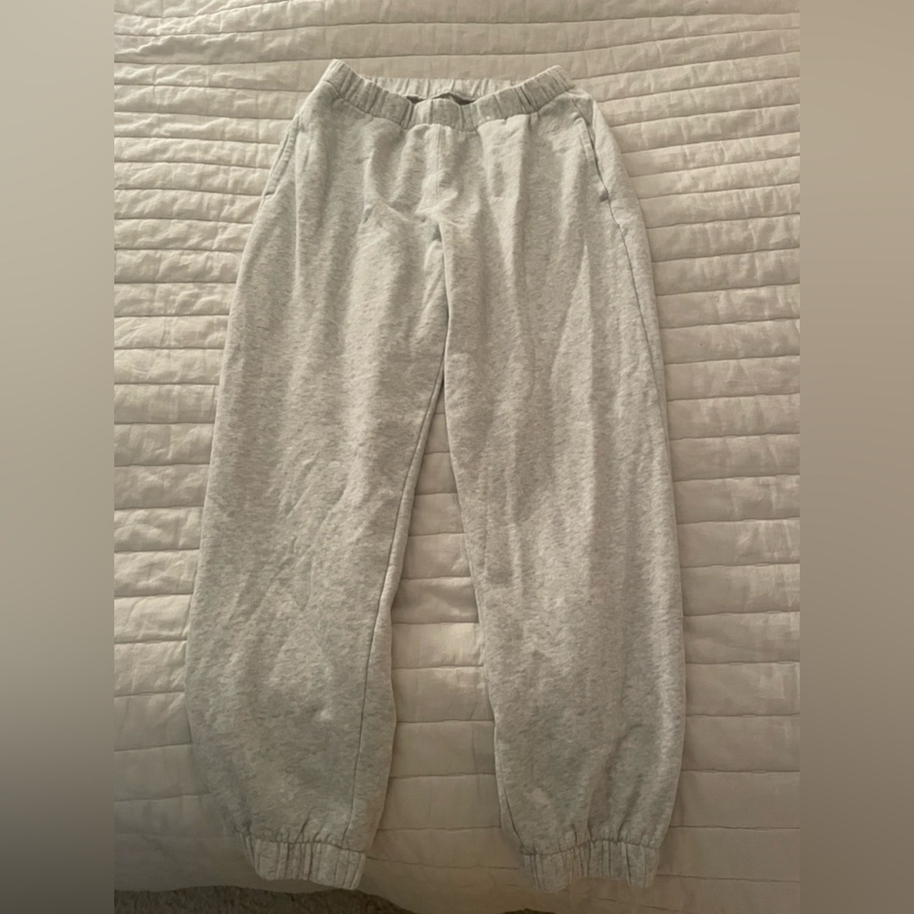 Grey Hollister Sweatpants in medium